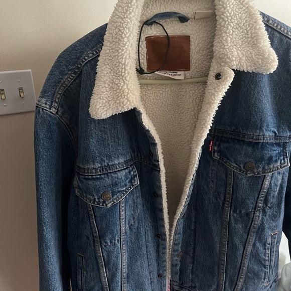 Levi’s Cozy Sherpa Fleece Jacket - Picture 1 of 7